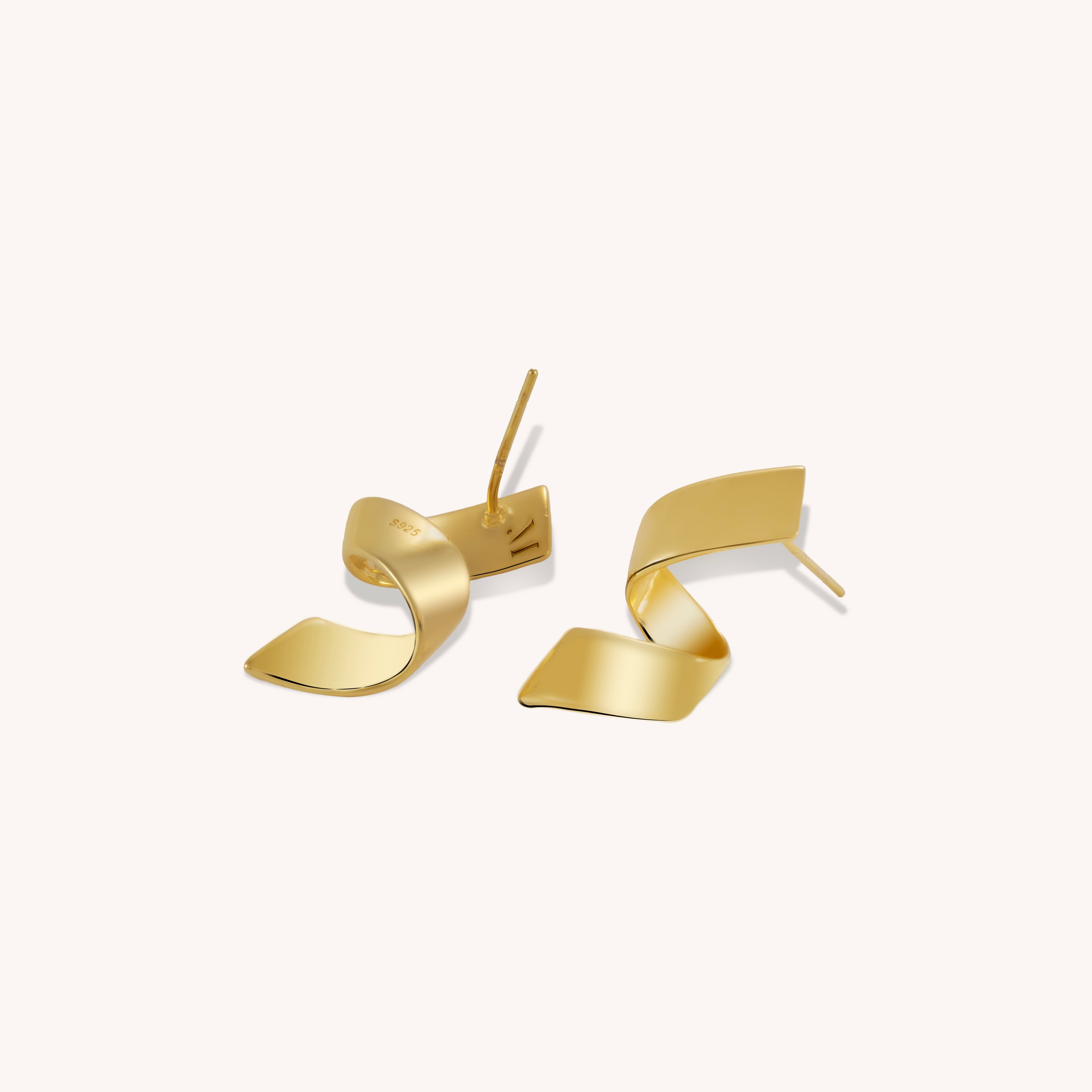 Hedra Ribbon Stud Earrings