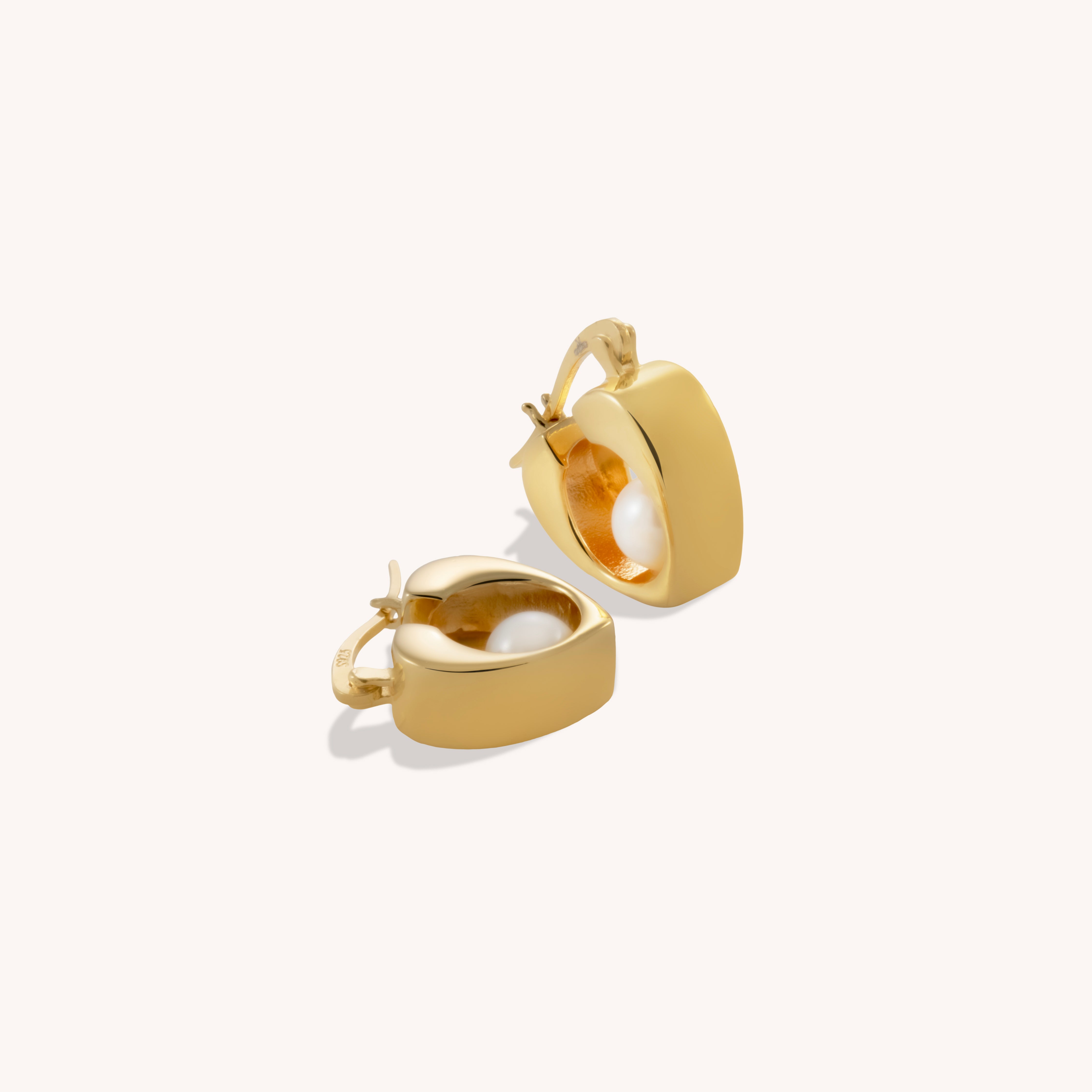 Elva Pearl Hoop Earrings