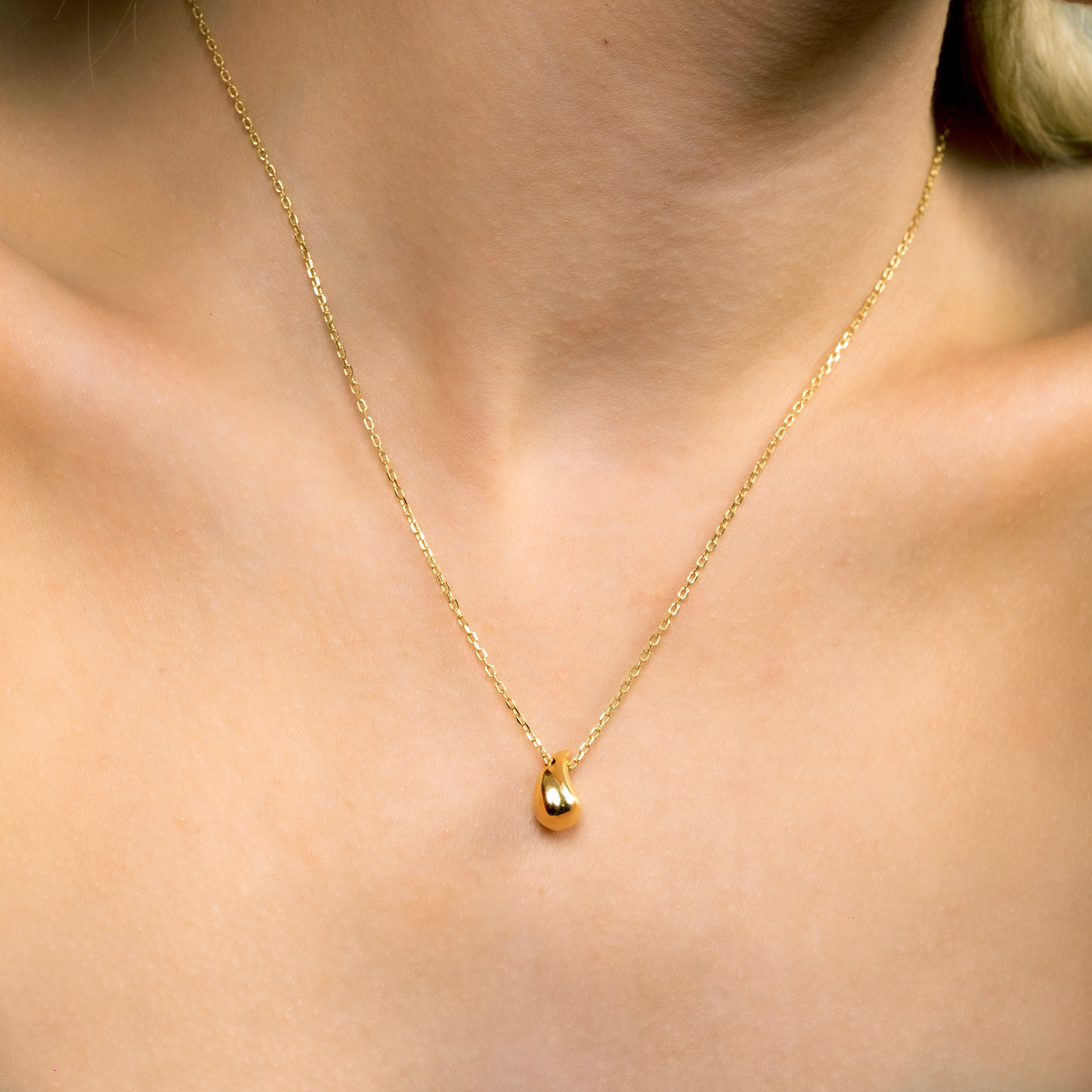 Amaris Teardrop Pendant Necklace