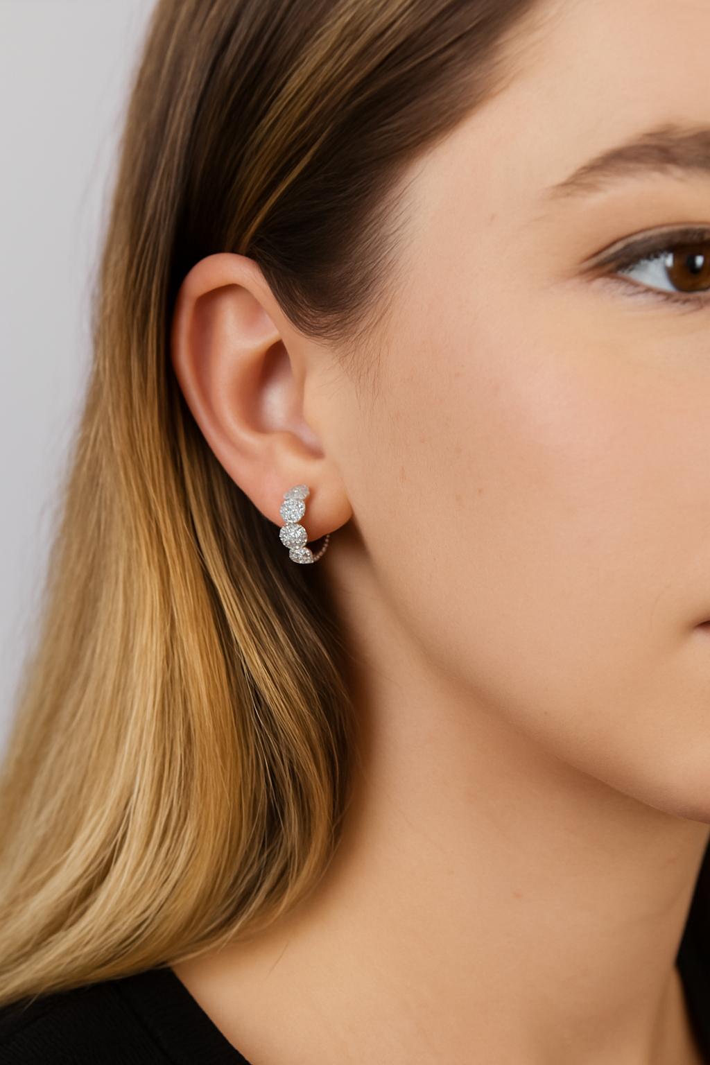 Boucles d'oreilles créoles perce-neige avec pierres CZ
