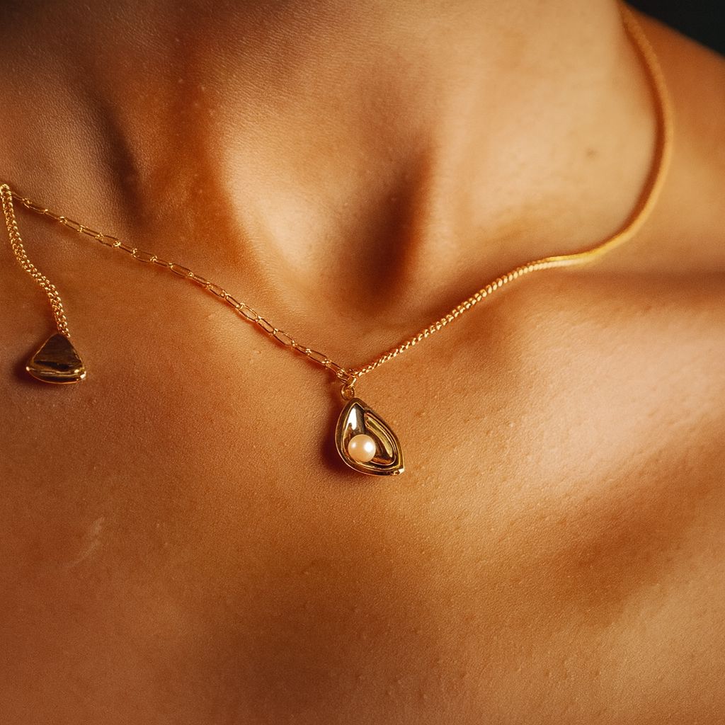 Aveline Pearl Pendant Necklace