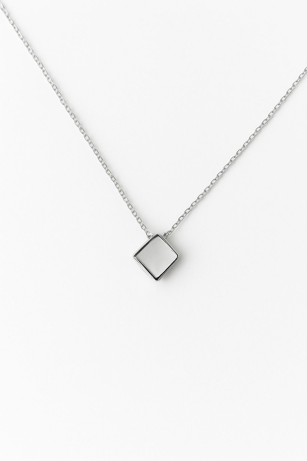 Renée Minimalist Gold Necklace